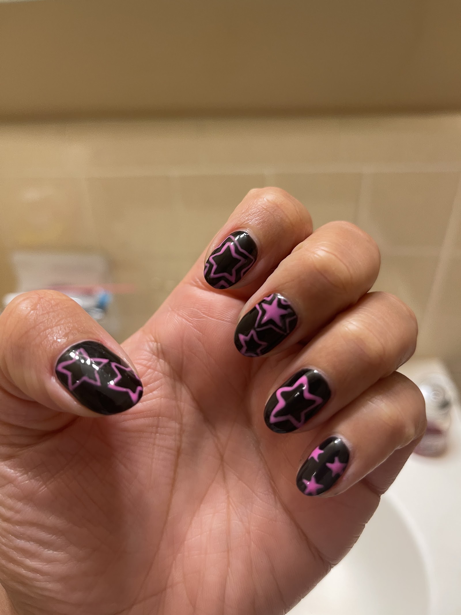 Lavish Nail Lounge nail photo 2